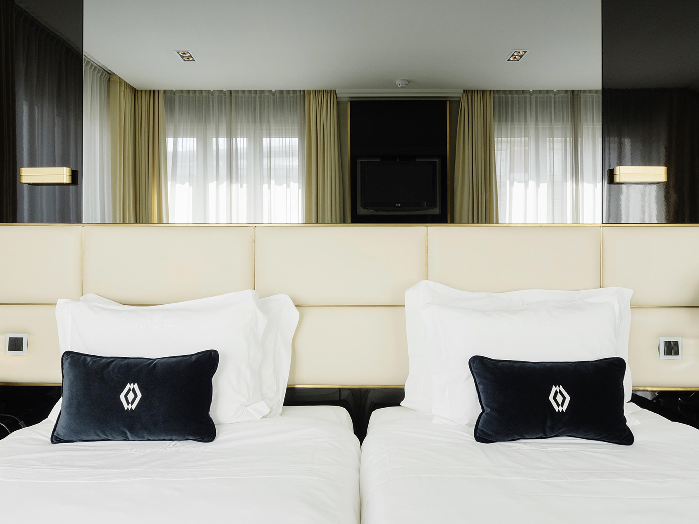 Altis Avenida Hotel Lisbon Luaran gambar Deluxe room