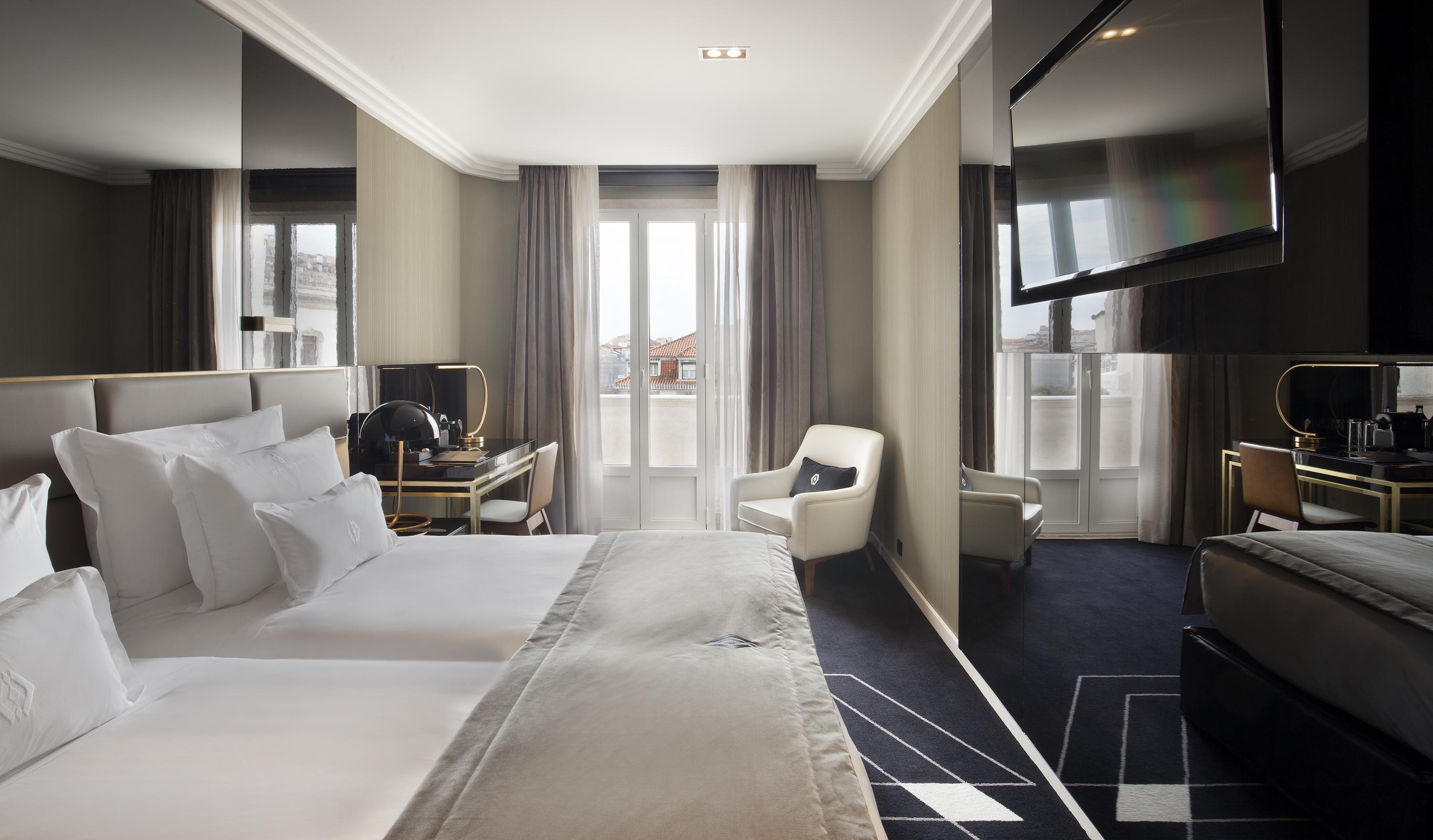 Altis Avenida Hotel Lisbon Luaran gambar A room at the hotel