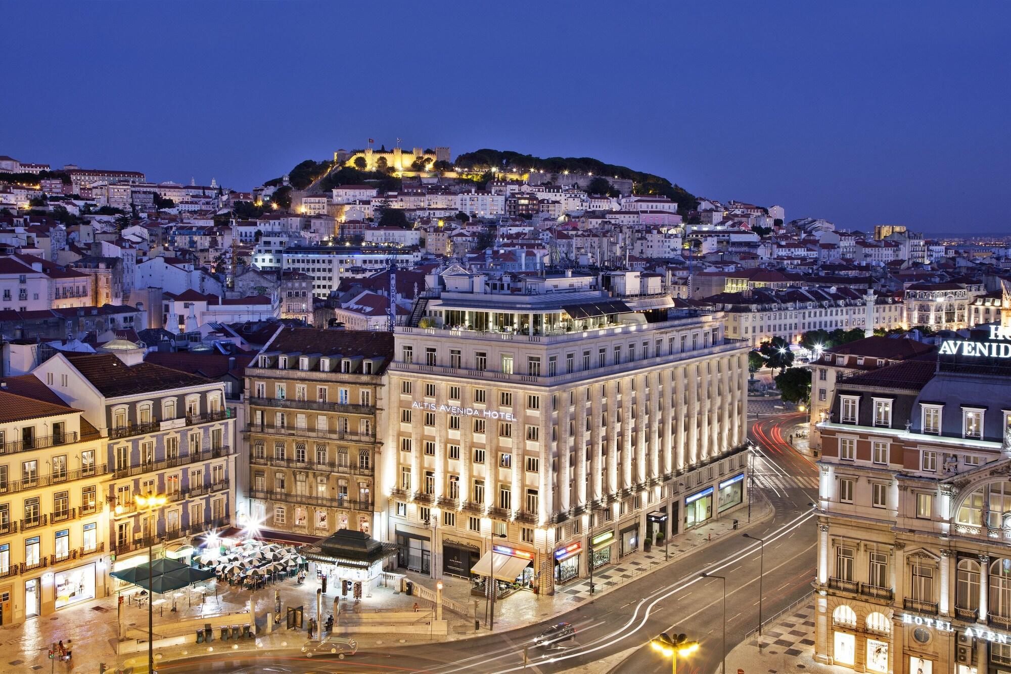 Altis Avenida Hotel Lisbon Luaran gambar The hotel at night