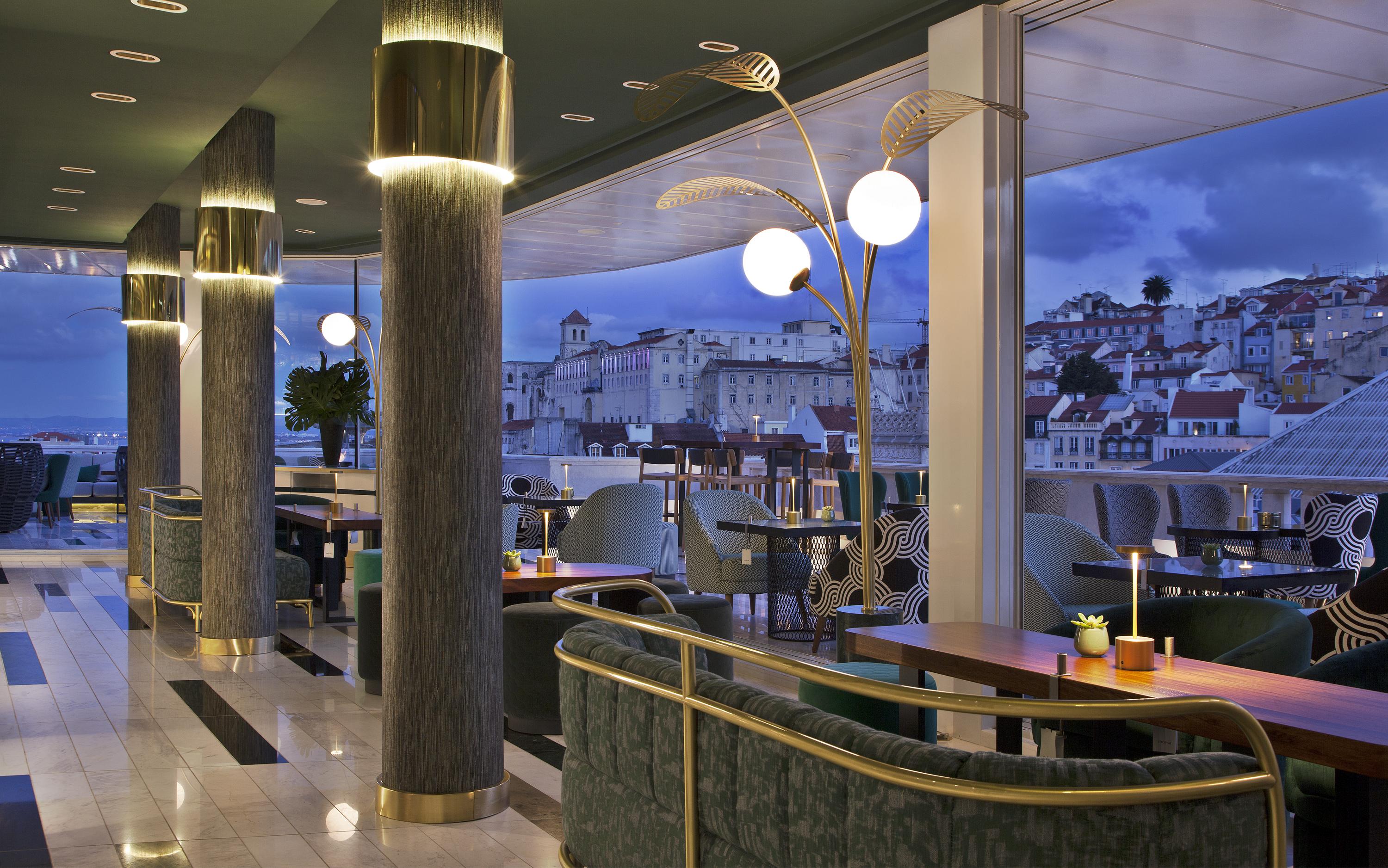 Altis Avenida Hotel Lisbon Luaran gambar The bar at the 1001 nights