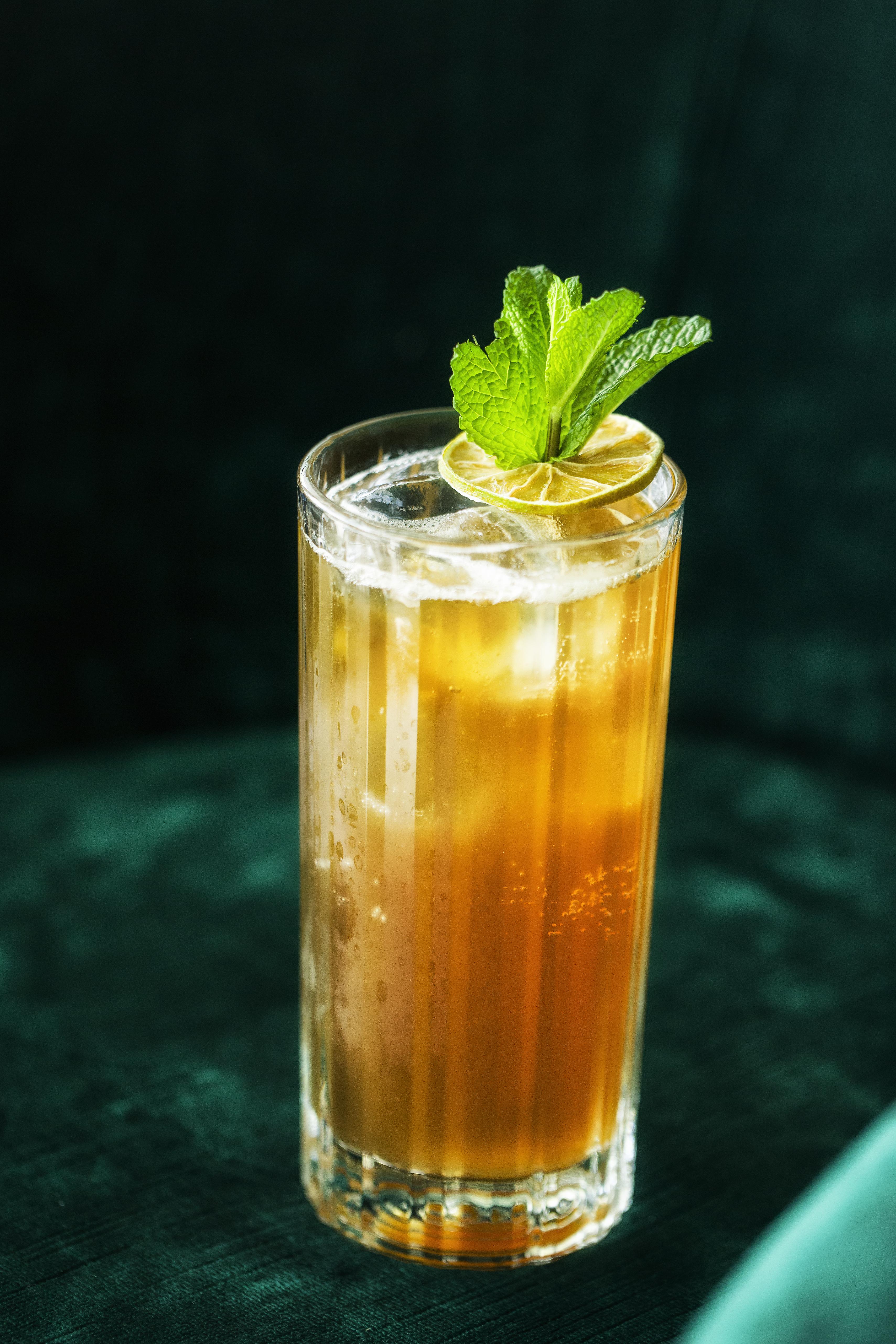 Altis Avenida Hotel Lisbon Luaran gambar A Glayva cocktail