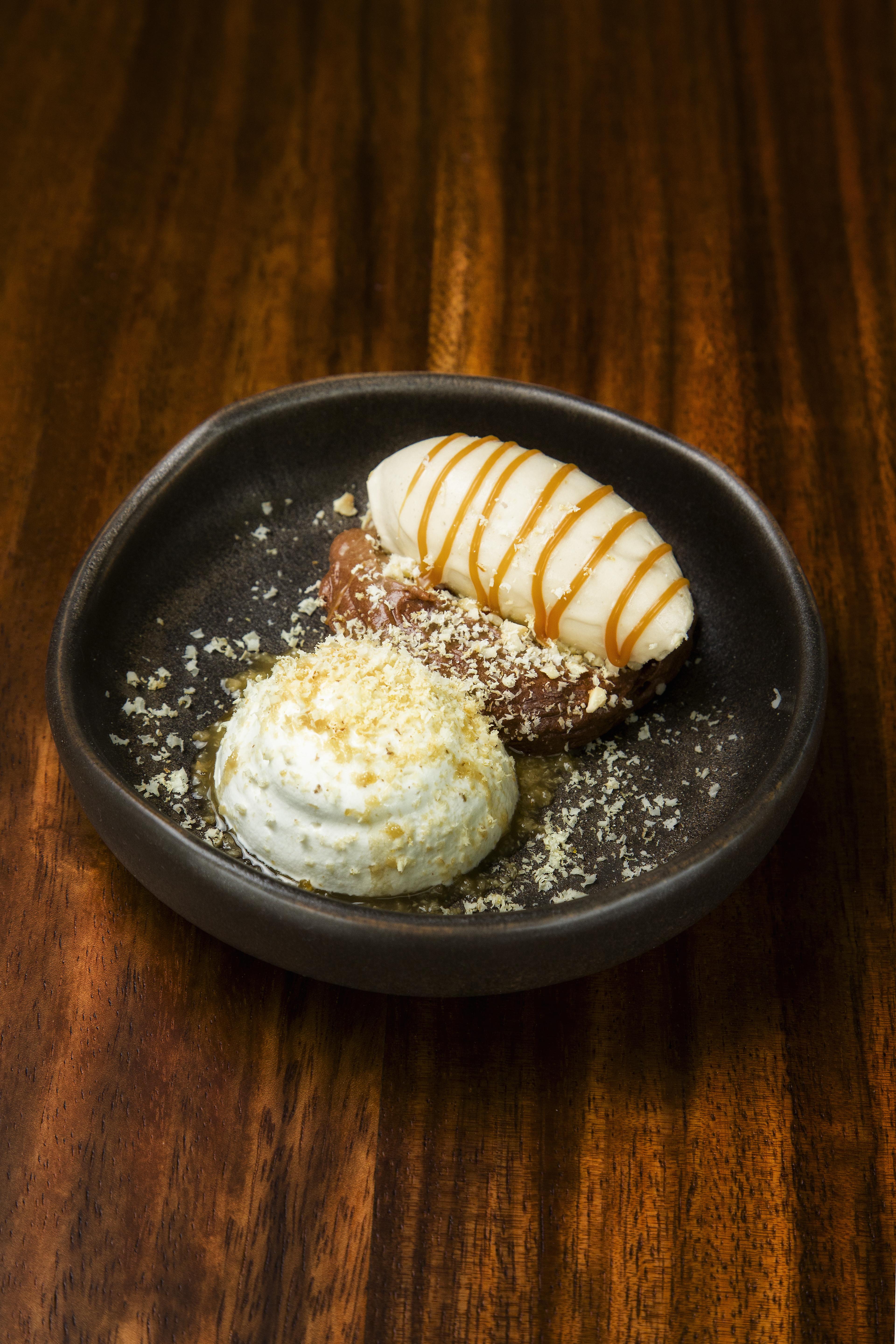 Altis Avenida Hotel Lisbon Luaran gambar A chocolate and vanilla ice cream sundae