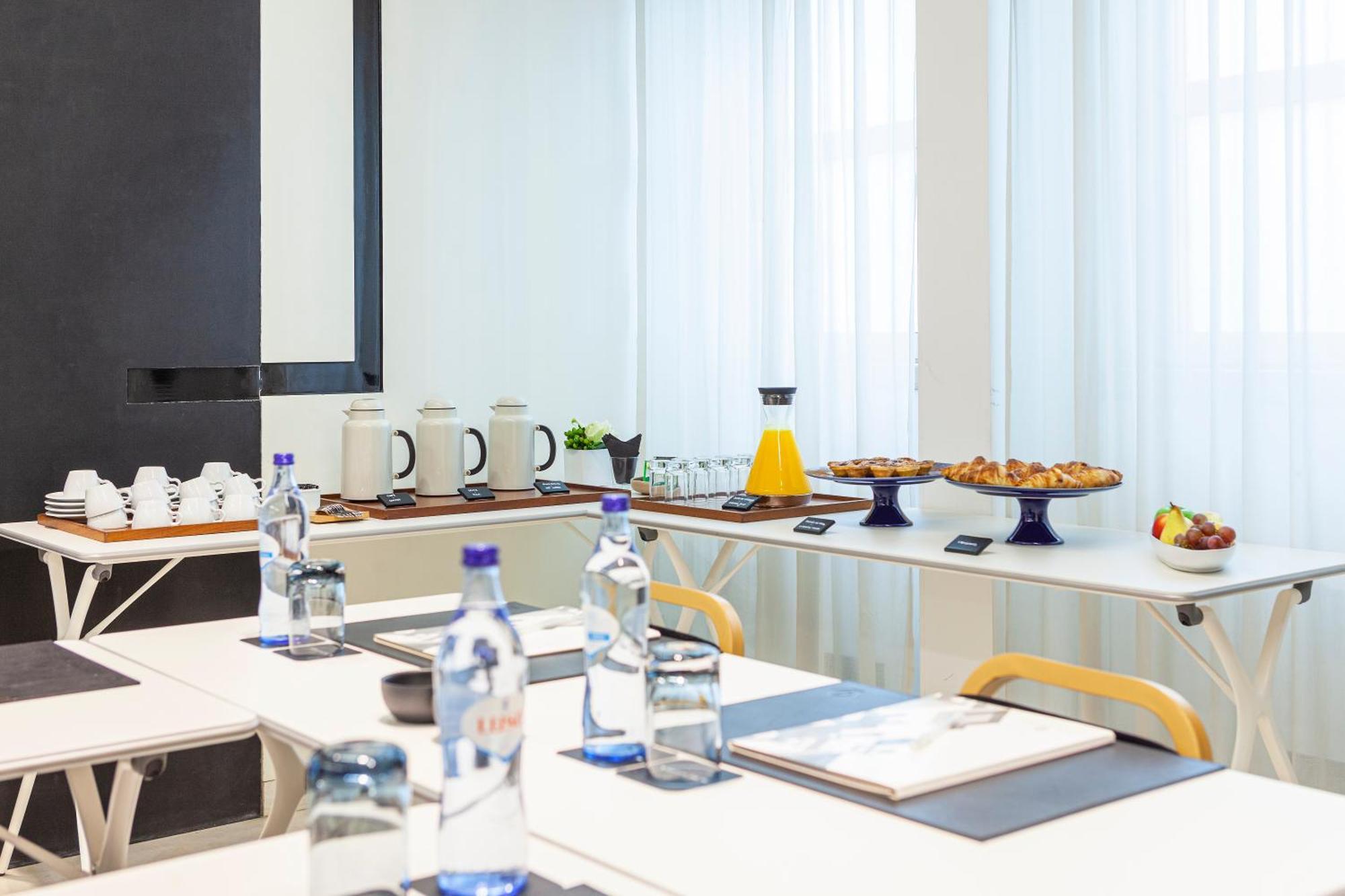 Altis Avenida Hotel Lisbon Luaran gambar Meeting room